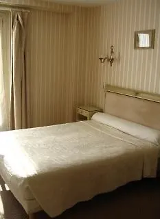Hotel London 3*