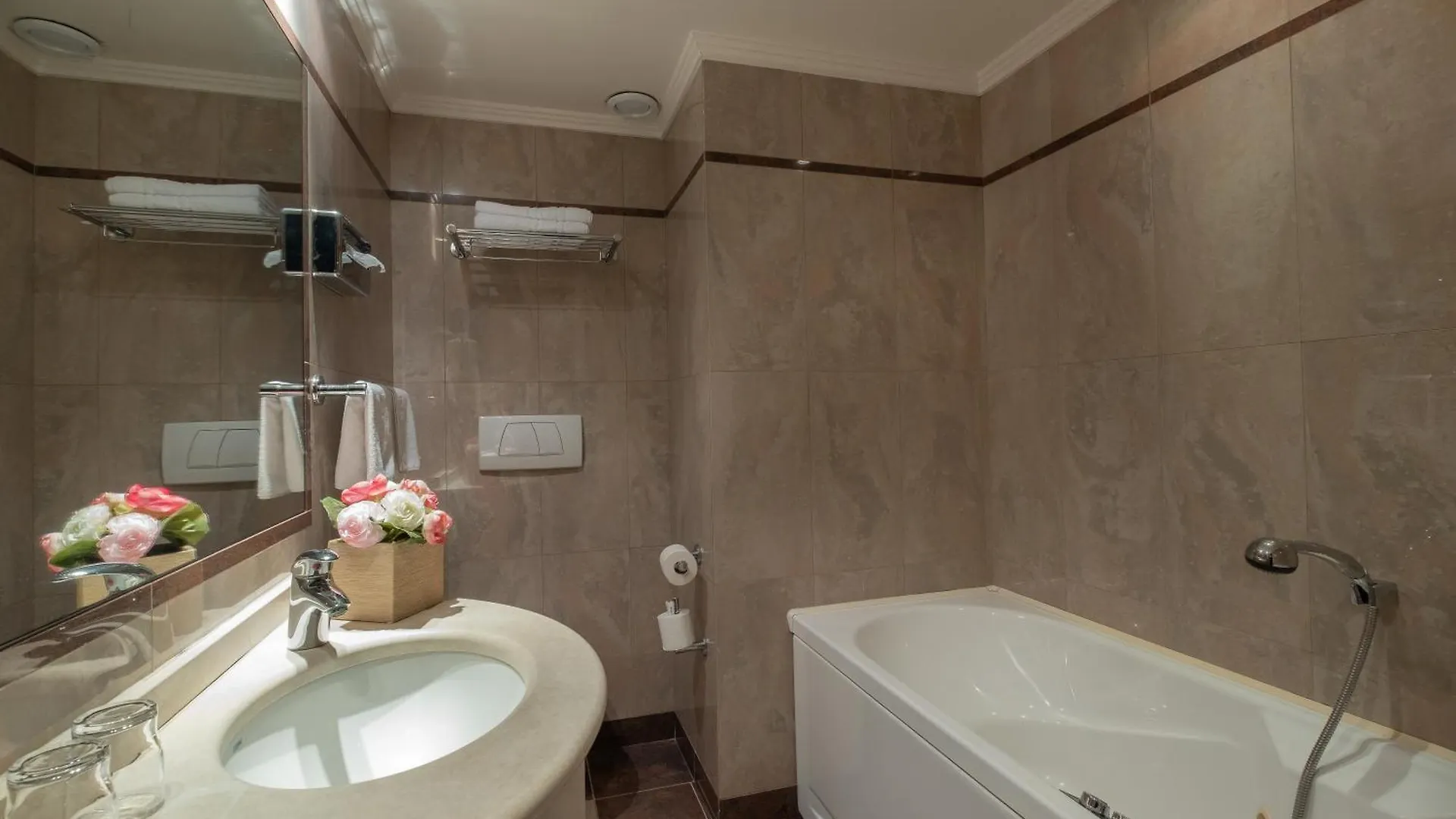 Hotel London 3*